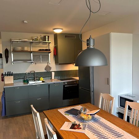 Newly Built Bright Apartment, Close To Everything If You Want To Visit Stockholm, You Will Find The Perfect Accommodation Here! Ferry Line 80 Makes It Very Convenient And Easy To Get To The City Center Nacka Ngoại thất bức ảnh